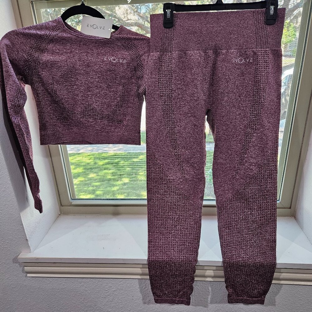 Evolv top size L and leggings size XL burgundy